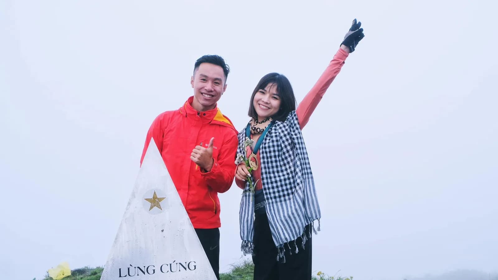 Hướng dẫn đặt tour trekking trực tuyến tại V-Mountains