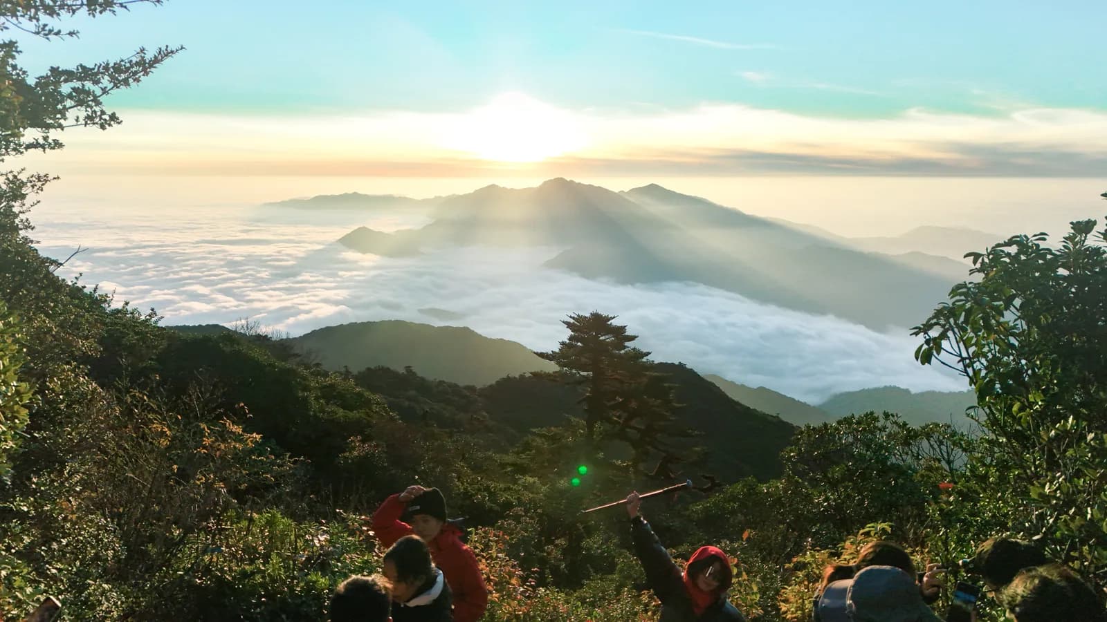 Top 5 cung trekking Tây Bắc không thể bỏ qua mùa này